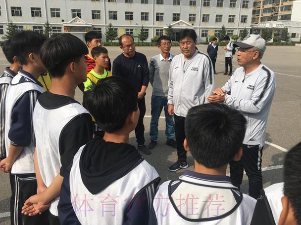 中国足协名宿辅导团赴山西繁峙、代县开展青少年足球辅导活动 中国足协名宿辅导团赴山西繁峙、代县开展青少年足球辅导活动